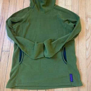 Excellent condition womens medium melanzana fleece